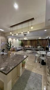 Luxurious 2 beds Apartment at Cairo Dokki Located primarily in Mossadak street