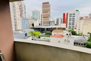 Flat Bela Cintra com Sacada, Vista e Garagem