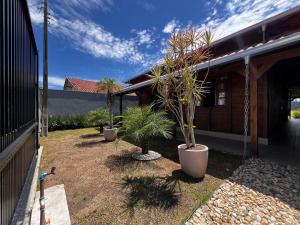 Paraíso Familiar com Piscina a Poucos Passos do Mar