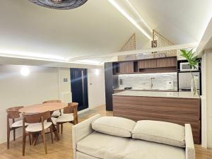 Elev Ph - Staycation Penthouse
