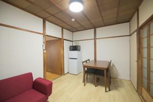 Newly opened! Traditional Japanese house, 7-minute walk from JR Yao Station, 27 minutes to Namba, 38 minutes to Nara, 60 minutes to Kansai Airport