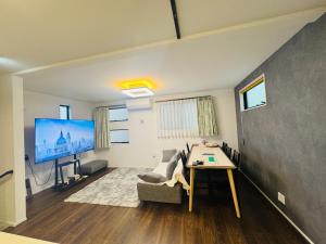 独栋别墅 直达天空树5分 asakusa雷门8分东向岛站3分钟 免费停车 2卫 3卧 5双人床 免费Wifi