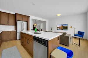 5 Bedroom Estate that Sleeps17 with 65 inch TV with Free Parking