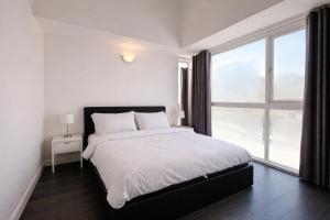 Spacious 3 Bedroom Manchester House for single & Group accommodation upto 10 guests