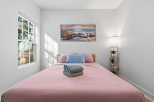 Pelican Landing - Minutes from NAS and Downtown