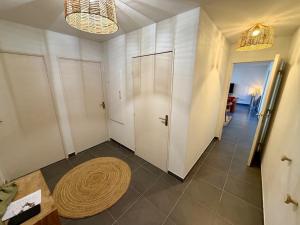 Modern 3-Bedroom Apartment for 7 with Terrace