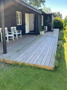 Classic 50S Holiday Home With Wild Garden