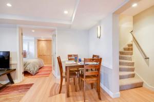 Aesthetically Elegant Downstairs Unit in Oakland