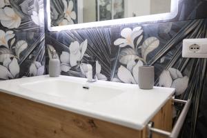 Golden Bay Appartments