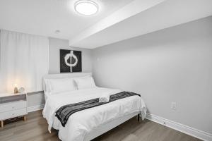 Luxury Estate Renovated with 5 BD and 65 inch TV