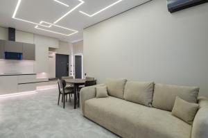 33-414 in RC Manhattan City, Beresteiskyi 11,Petrovdom Apartments