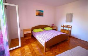 Awesome Apartment In Dinjiska With Wifi