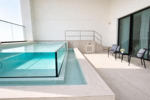 Luxury 2BR W Private Pool Binghattti Onyx