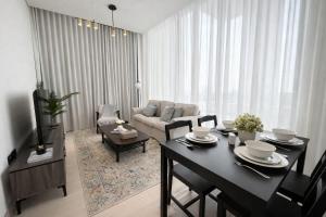 Luxury 2BR W Private Pool Binghattti Onyx