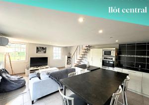 Ensemble de 2 logements, 2 cuisines, 4 chambres, 2 salles de bain