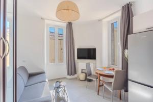 FRGK Historic 1BR Apartment Walk to Palais UltraFast Wi-Fi Central Cannes