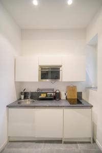 FRGK "24 AOUT 1 Mezzanine Bedroom Apartment Center Antibes AC WIFI HIGH SPEED "