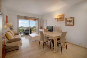 FRGK HORIZONS Executive Sea View Apartment 2 BDR Terrace Pool Parking