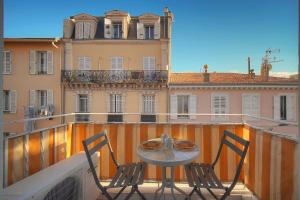 FRGK "Elegant studio CLEMENCEAU terrace WIFI HIGH-SPEED "