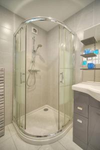 FRGK "Elegant studio CLEMENCEAU terrace WIFI HIGH-SPEED "