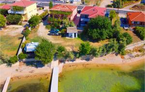 Beautiful Apartment In Dinjiska With Wifi