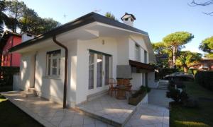 Cozy villa with patio and garden