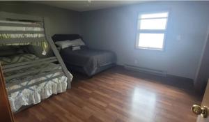 Lake Superior Waterffront Main Unit of Duplex Sleeps 8 ppl