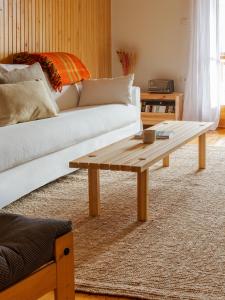 VYTINA LOFTS - Cozy 2-Level Loft Apartments with Fireplace & Mountain Views