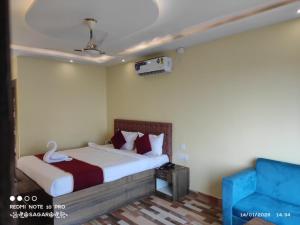 Hotel Royal Villa Resort ( A unit of Bluewhale innovation)