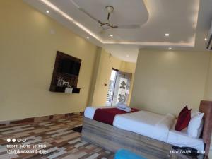 Hotel Royal Villa Resort ( A unit of Bluewhale innovation)