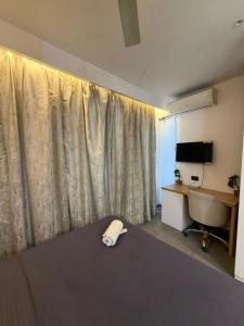 Private Flat for Couples in Noida