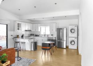 Walk to Wineries - Private Gated Property - Fire Pit