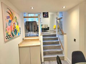 Stylish & Central Design Apartment- 3 Beds