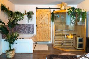 Wellness Suite mit Whirlpool und Sauna