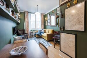 Large 1 Bedroom in Center of London 2