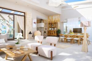 Sabbia Mare BeachFront Villa, steps from Dining & Shops, By ThinkVilla