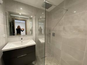 Cannes centre-ville - Face mer 3 pièces avec terrasse