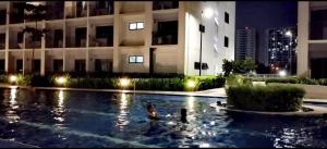 E & R Staycation Condotel near Mall of Asia