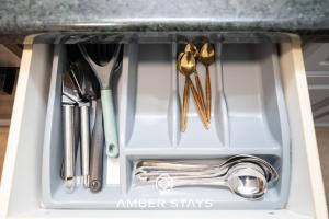 Modern 2 Bed Home in Birmingham by Amber Stays Perfect for Small Groups and Business Stays Sleep 6