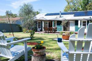 Luxurious & spacious retreat near Swan Lake