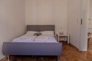Stylish 2BR, Perfect Location & Well Connected