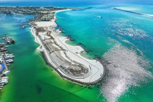 Shoreline Towers 1081