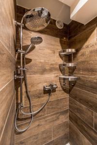 304 Luxury Apartment for 14 Balconies Parking Wifi