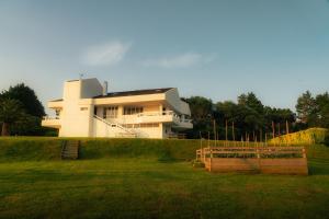 Wishome - Villa sobre el mar en Comillas con piscina privada