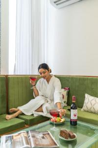 Perfectstayz Premium Kapilaz with Rooftop Pool & Cafe, Bhimtal