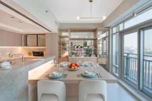 Stylish 1BDR Fully Upgraded Near Burj Khalifa