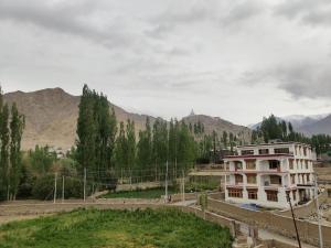 himalayan eco inn