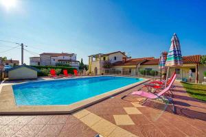 Apartment Marina 3 with shared pool