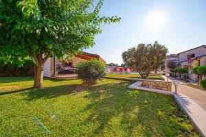 Apartment Marina 3 with shared pool