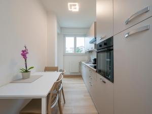 Luminoso e moderno appartamento vicino alla metro